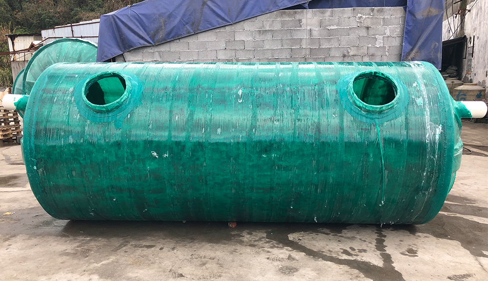 化粪池清理车多少钱一车 化粪池清理车多少钱一车？——绿环玻璃钢化粪池清理车的优势与价格分析 第2张