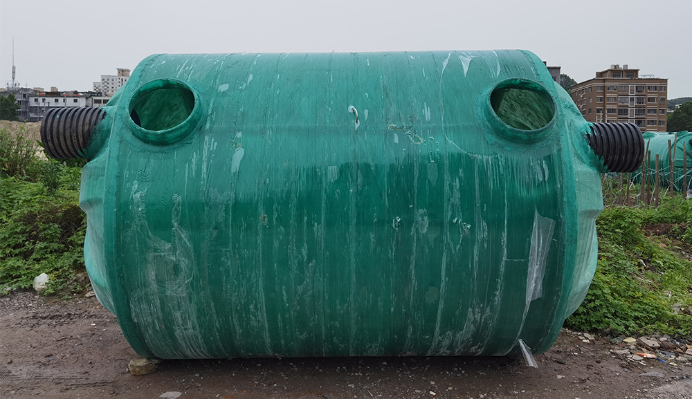 化粪池清理车多少钱一车 化粪池清理车多少钱一车？——绿环玻璃钢化粪池清理车的优势与价格分析 第3张
