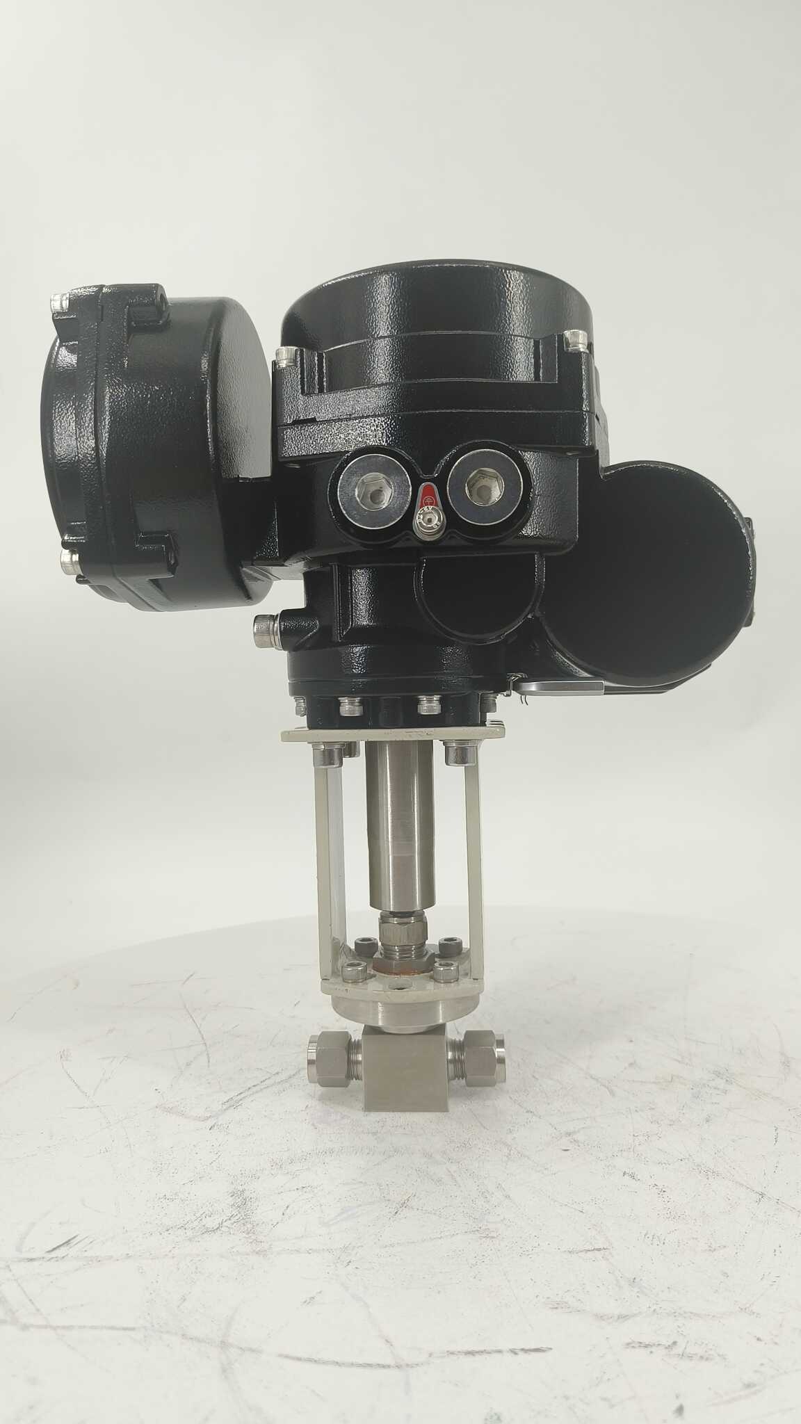 锂电锂电池阀门 帮我写一篇关于锂电锂电池阀门的700个字中文原创的文章，并在文章前面配上一个标题，标题前面加上“标题”两字 第3张